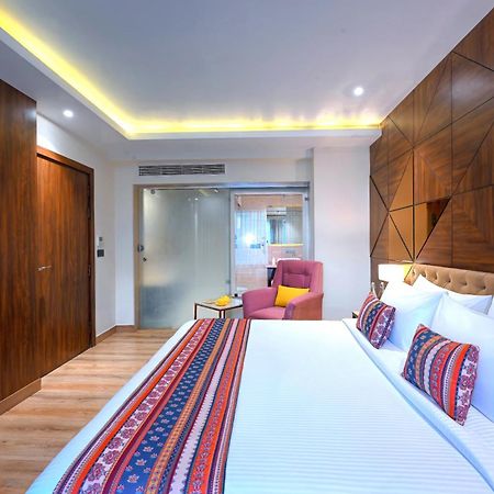 Golden Tulip Agra Hotel Агра Екстериор снимка