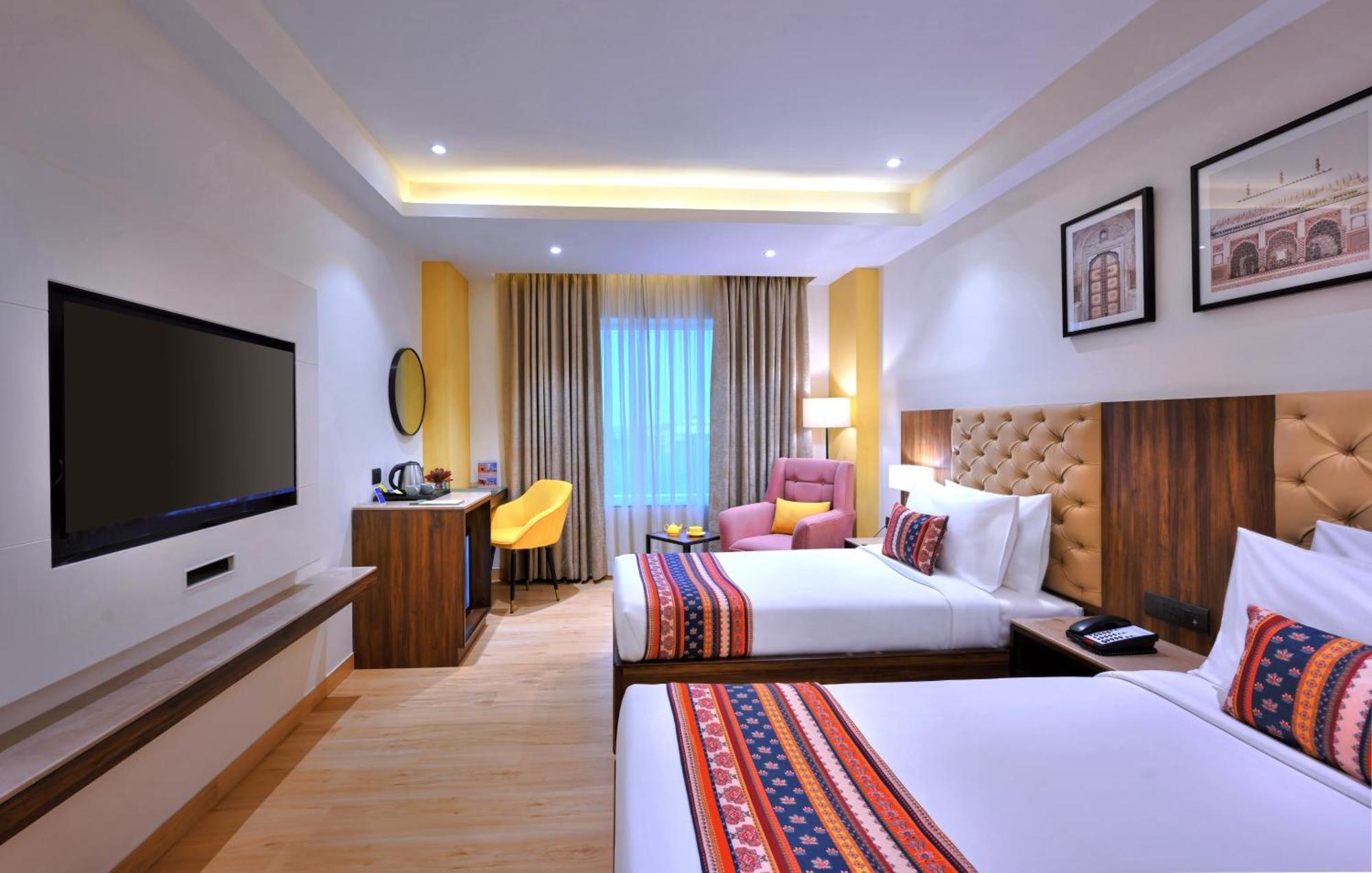Golden Tulip Agra Hotel Агра Екстериор снимка