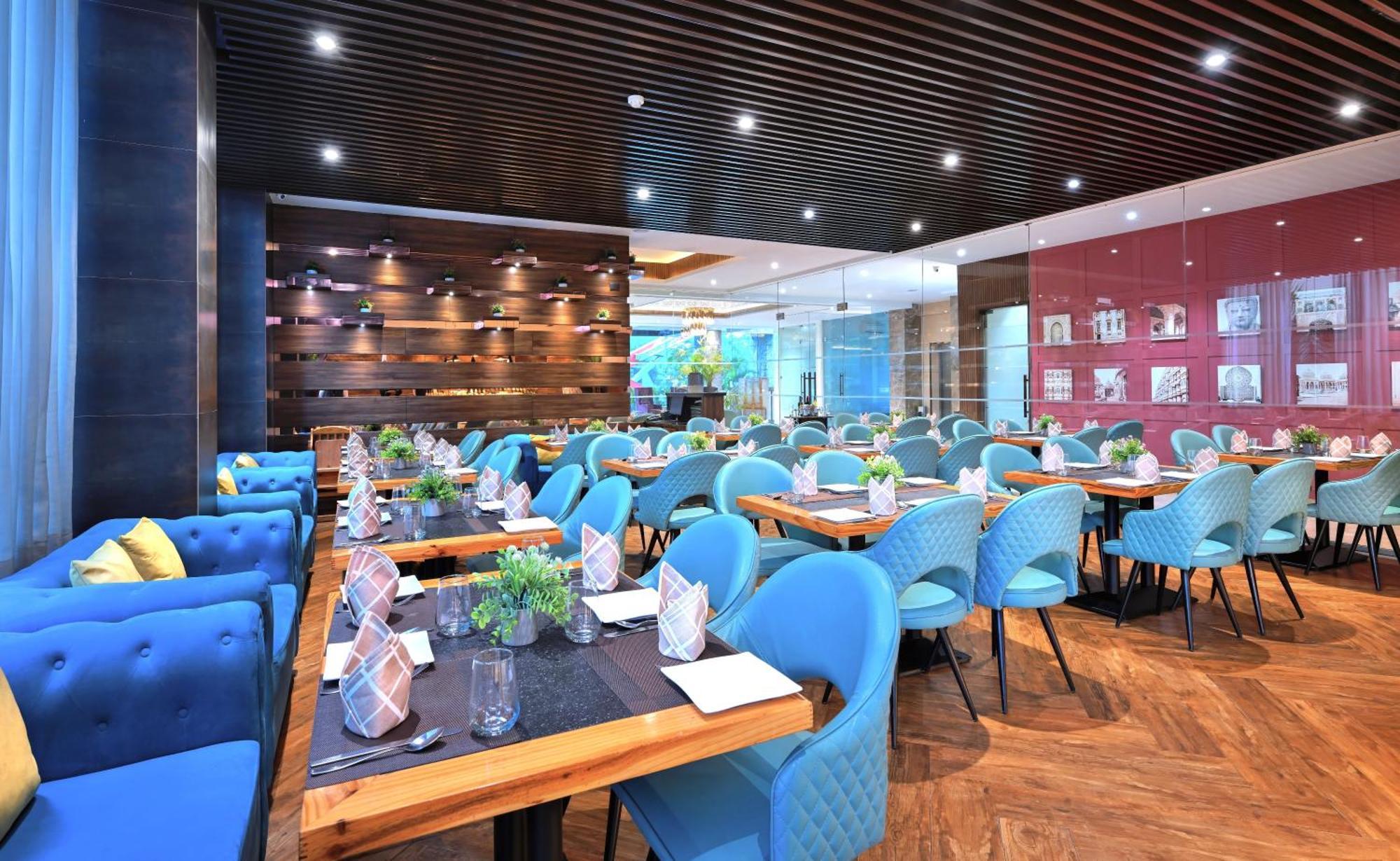 Golden Tulip Agra Hotel Агра Екстериор снимка