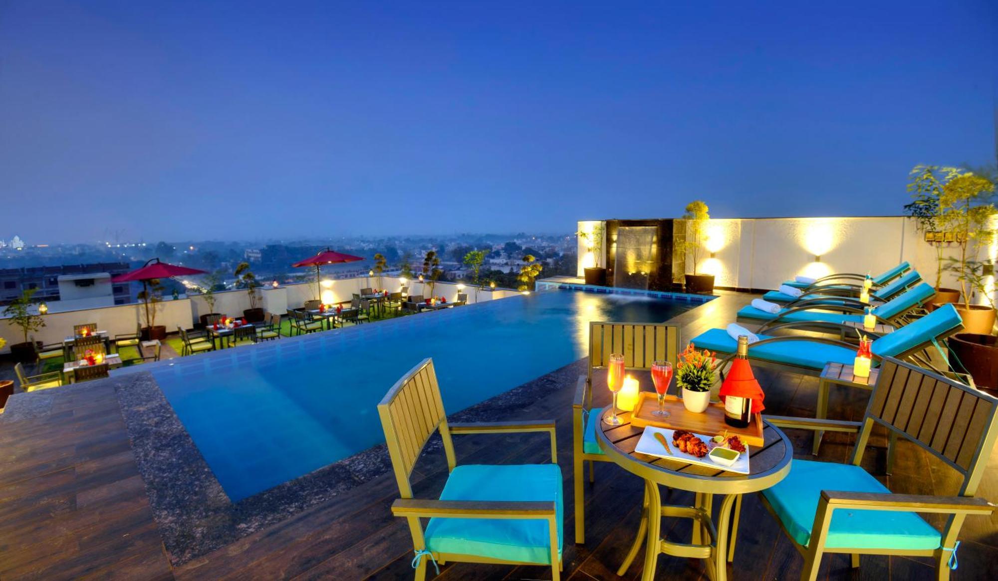 Golden Tulip Agra Hotel Агра Екстериор снимка