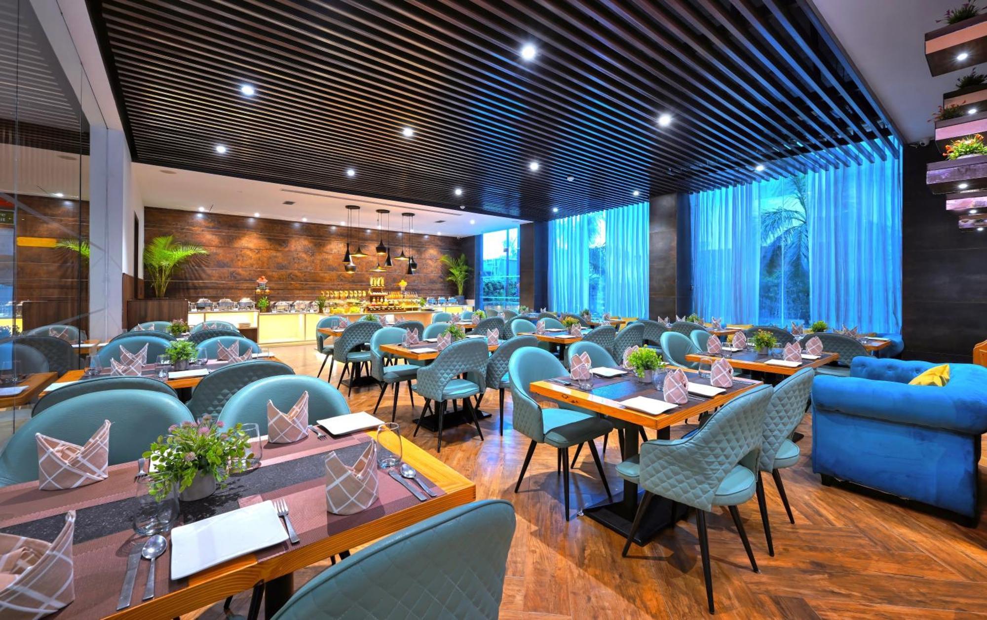 Golden Tulip Agra Hotel Агра Екстериор снимка