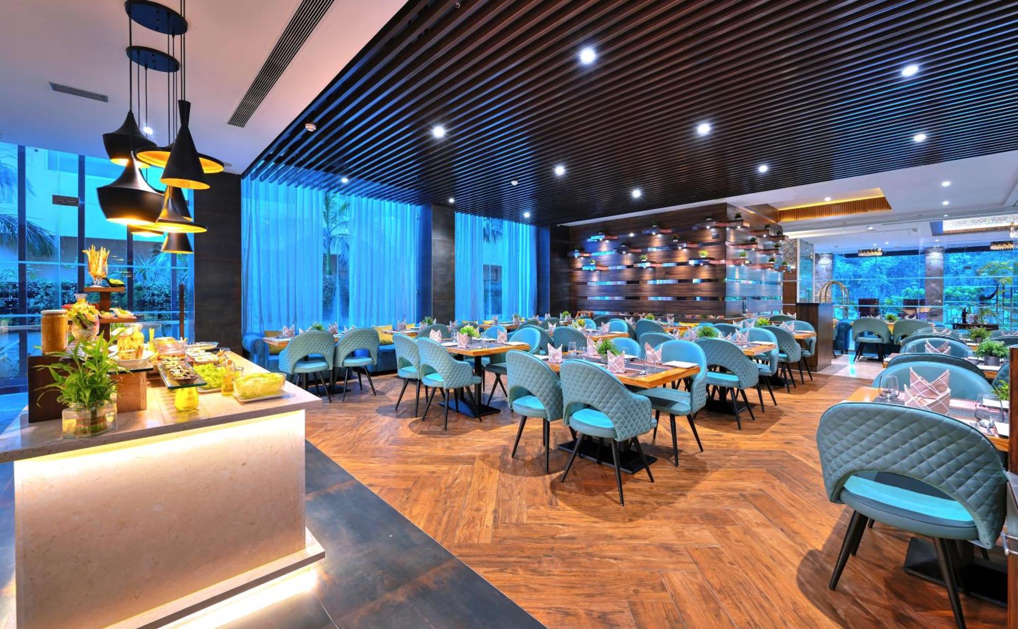 Golden Tulip Agra Hotel Агра Екстериор снимка