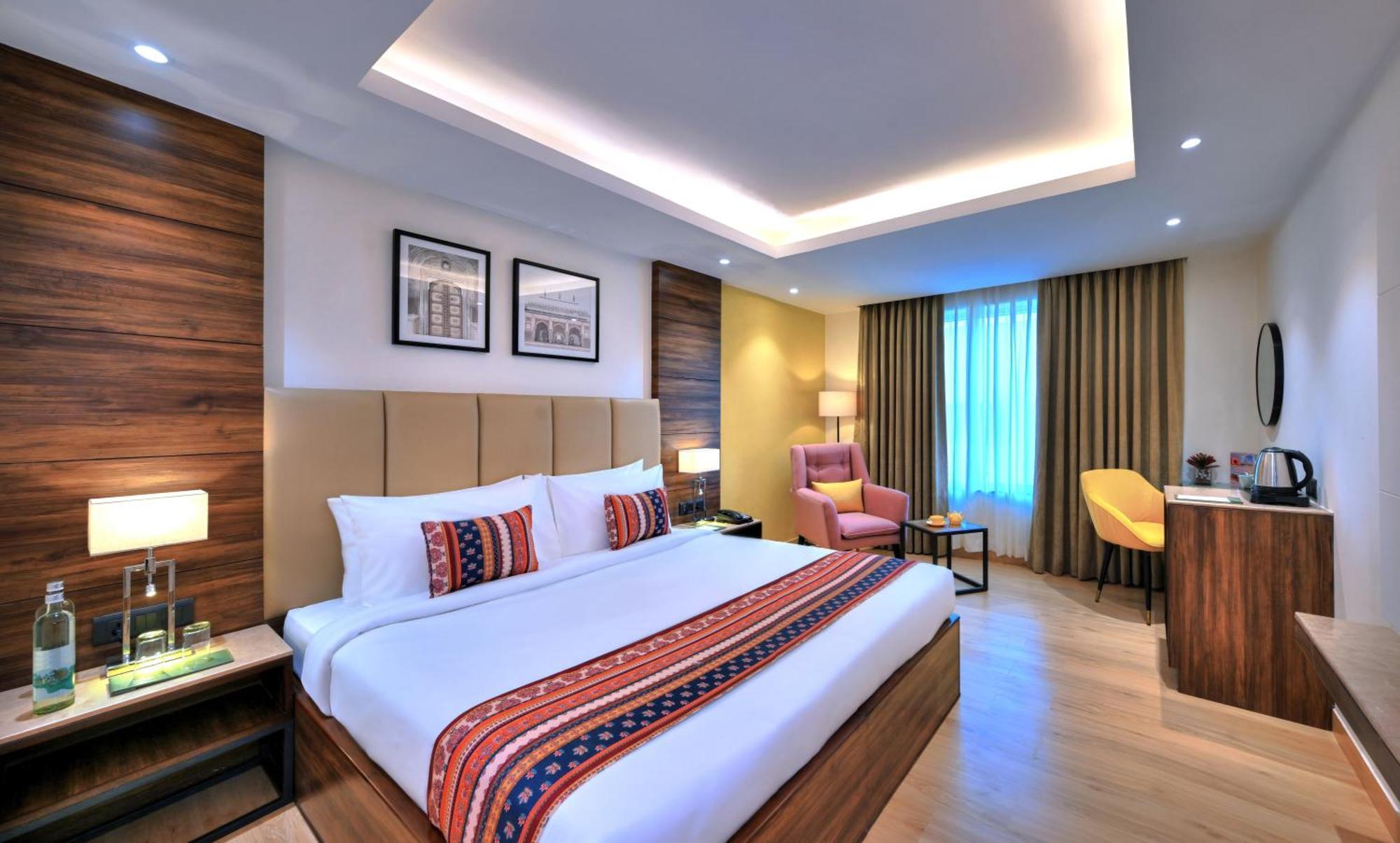 Golden Tulip Agra Hotel Агра Екстериор снимка