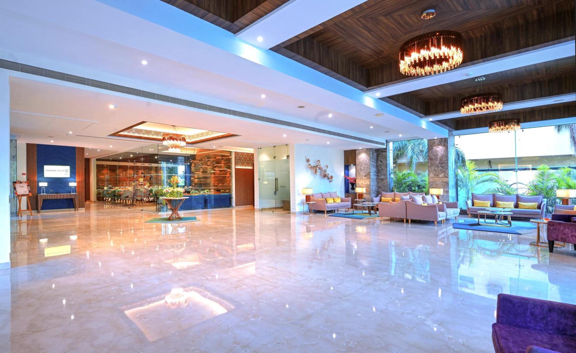 Golden Tulip Agra Hotel Агра Екстериор снимка