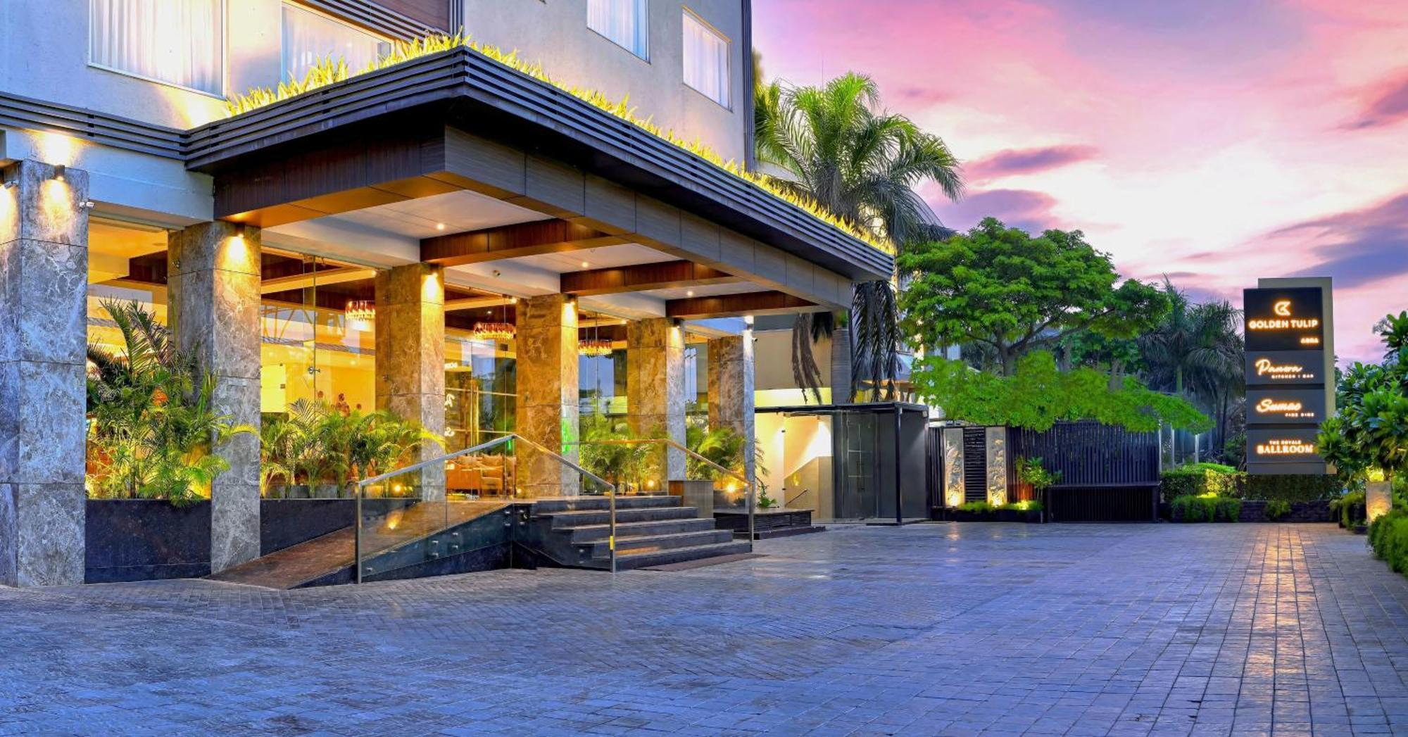 Golden Tulip Agra Hotel Агра Екстериор снимка