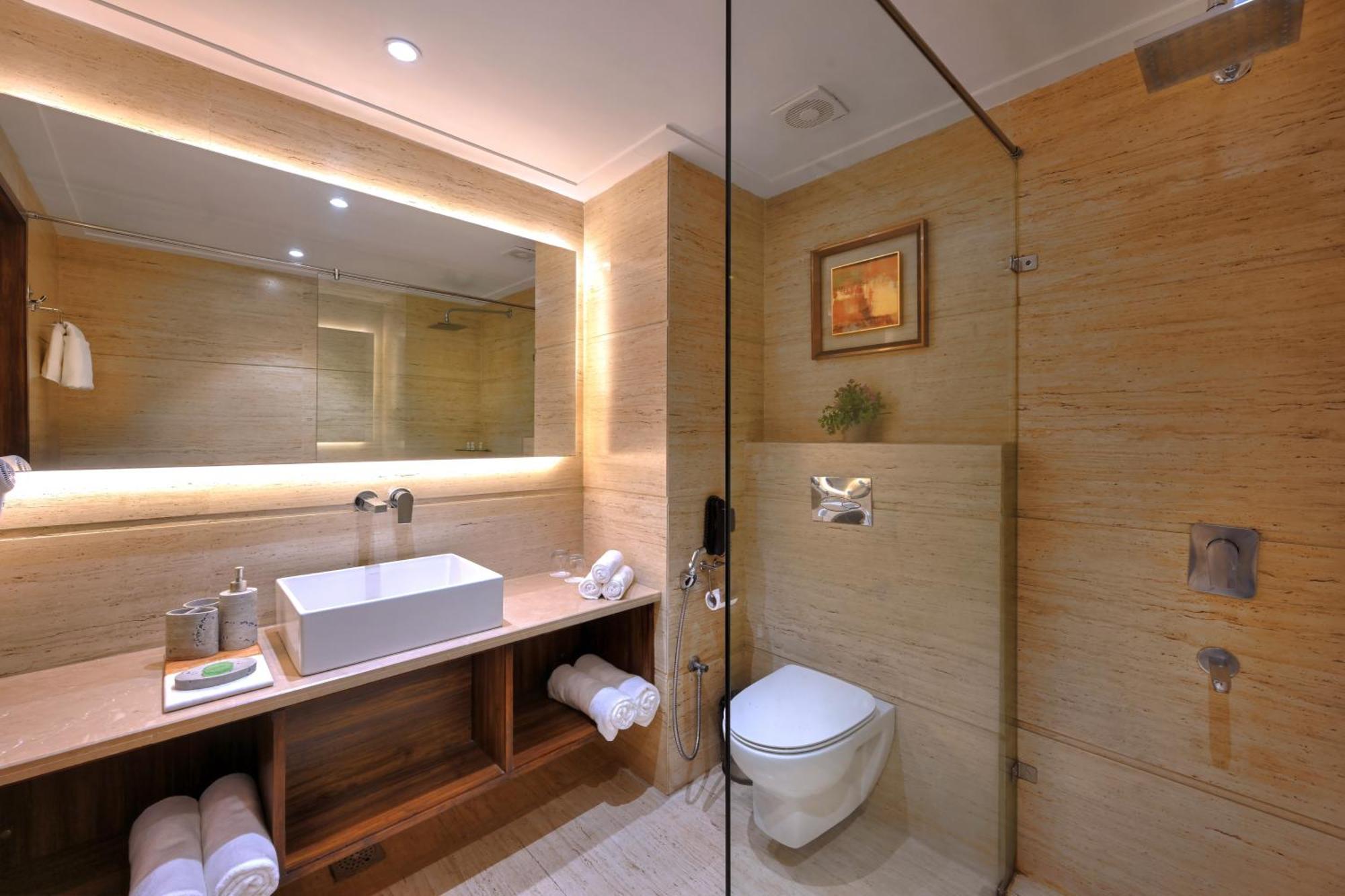 Golden Tulip Agra Hotel Агра Екстериор снимка