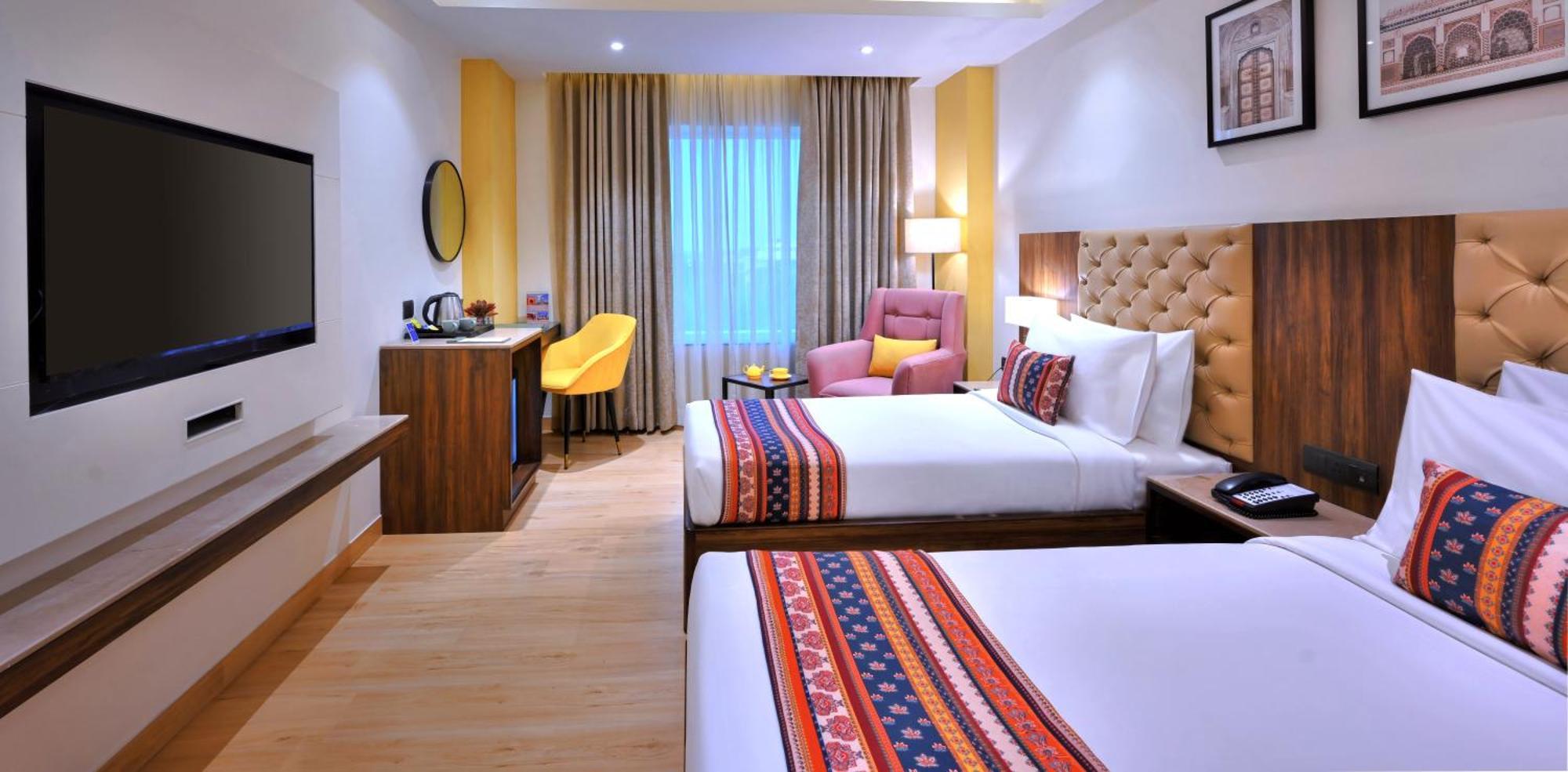 Golden Tulip Agra Hotel Агра Екстериор снимка