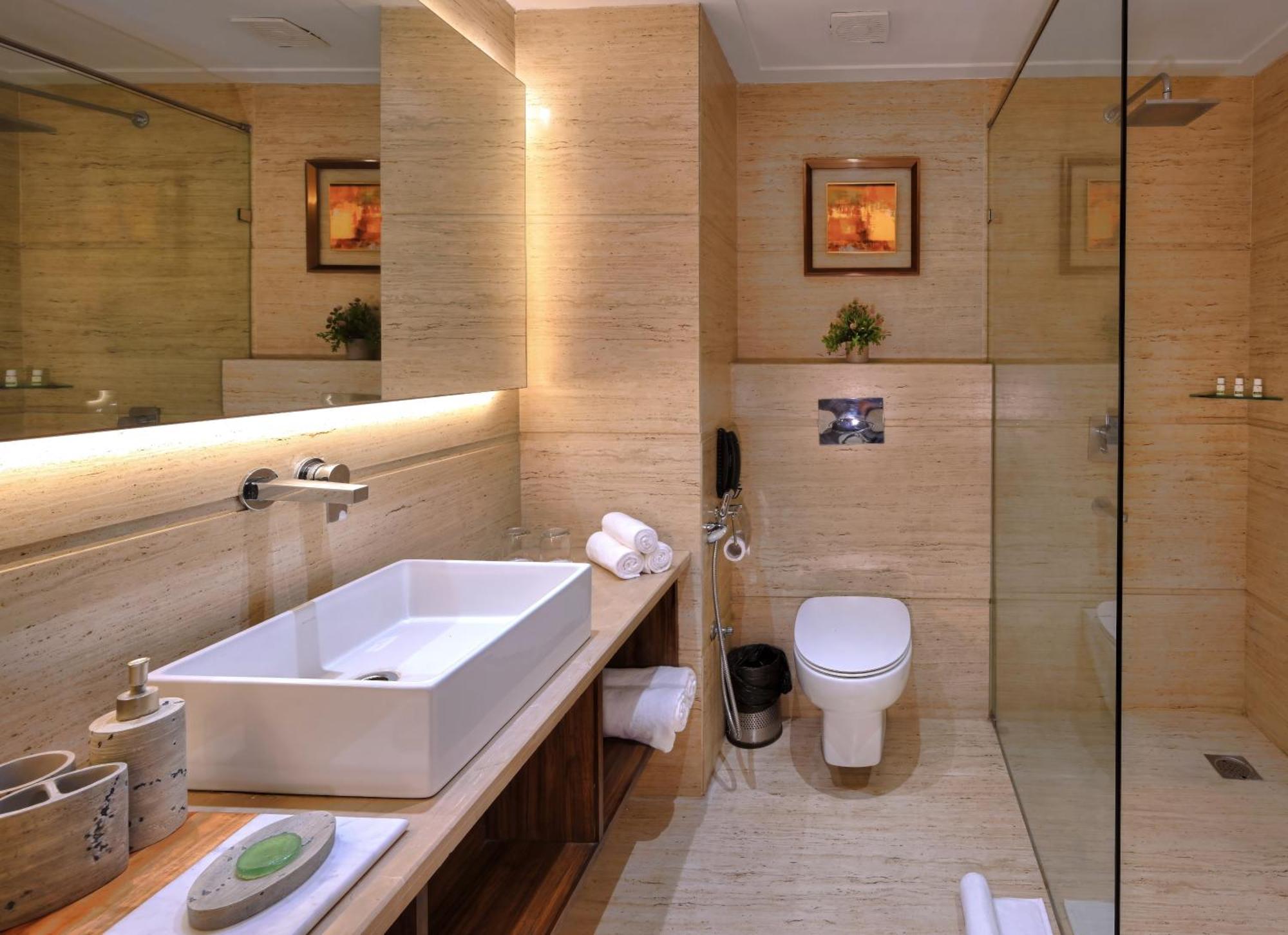 Golden Tulip Agra Hotel Агра Екстериор снимка