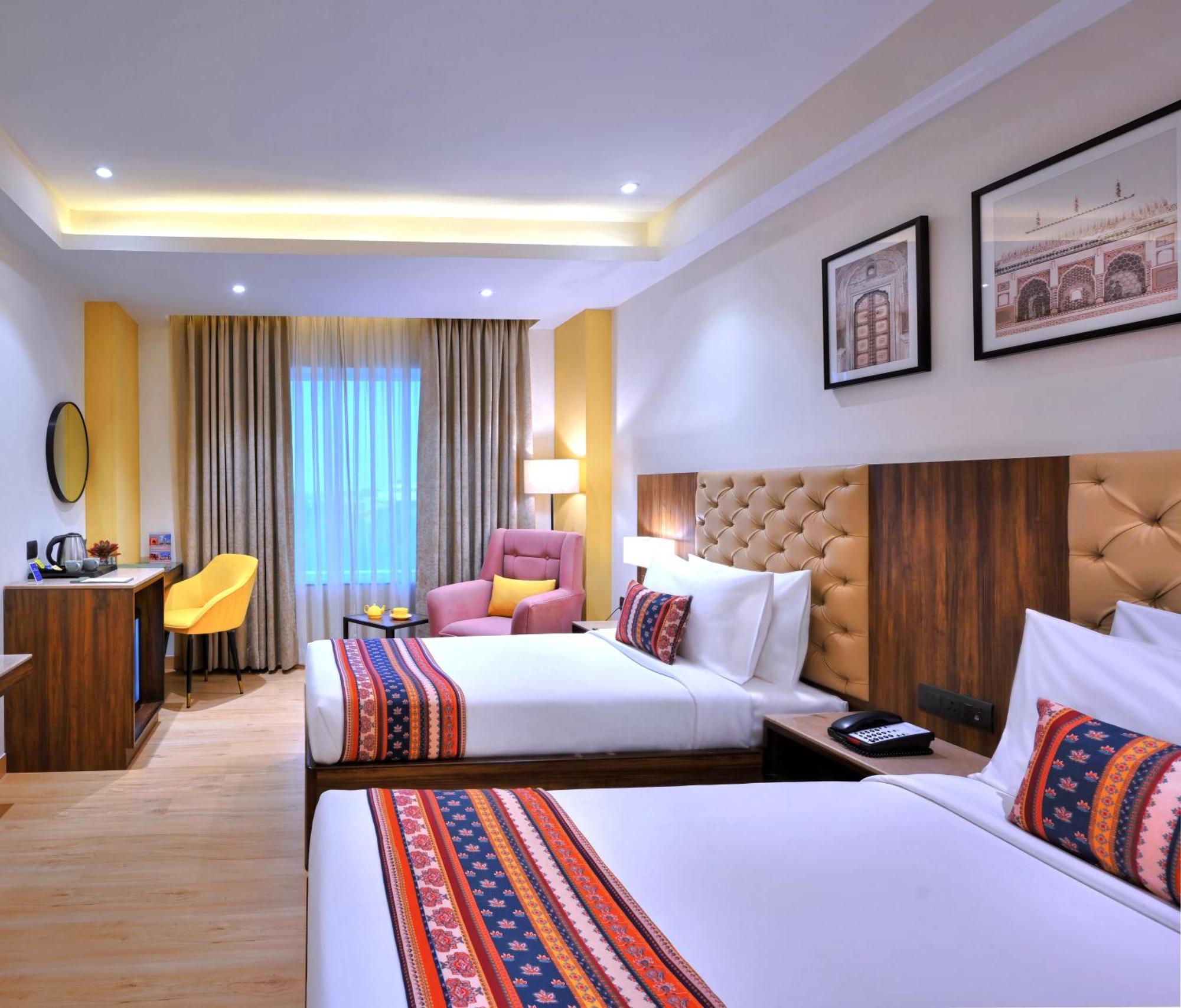 Golden Tulip Agra Hotel Агра Екстериор снимка