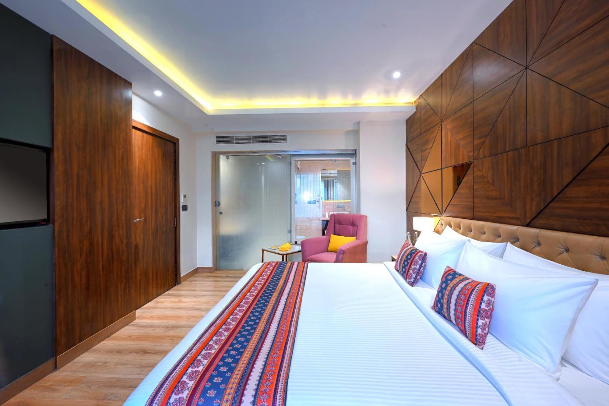 Golden Tulip Agra Hotel Агра Екстериор снимка