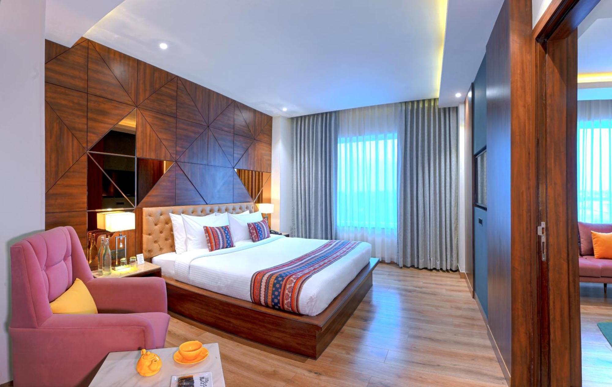 Golden Tulip Agra Hotel Агра Екстериор снимка
