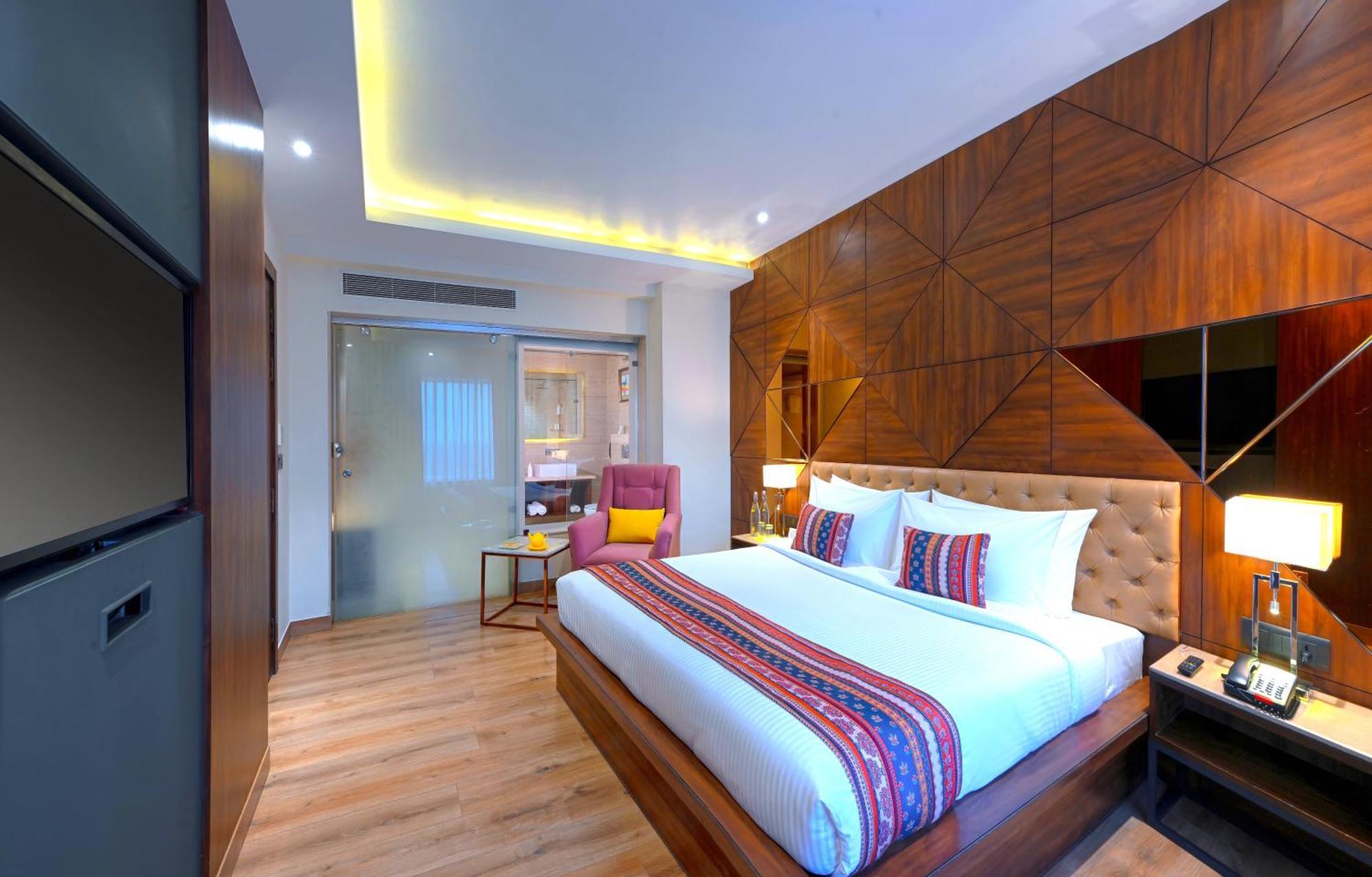 Golden Tulip Agra Hotel Агра Екстериор снимка