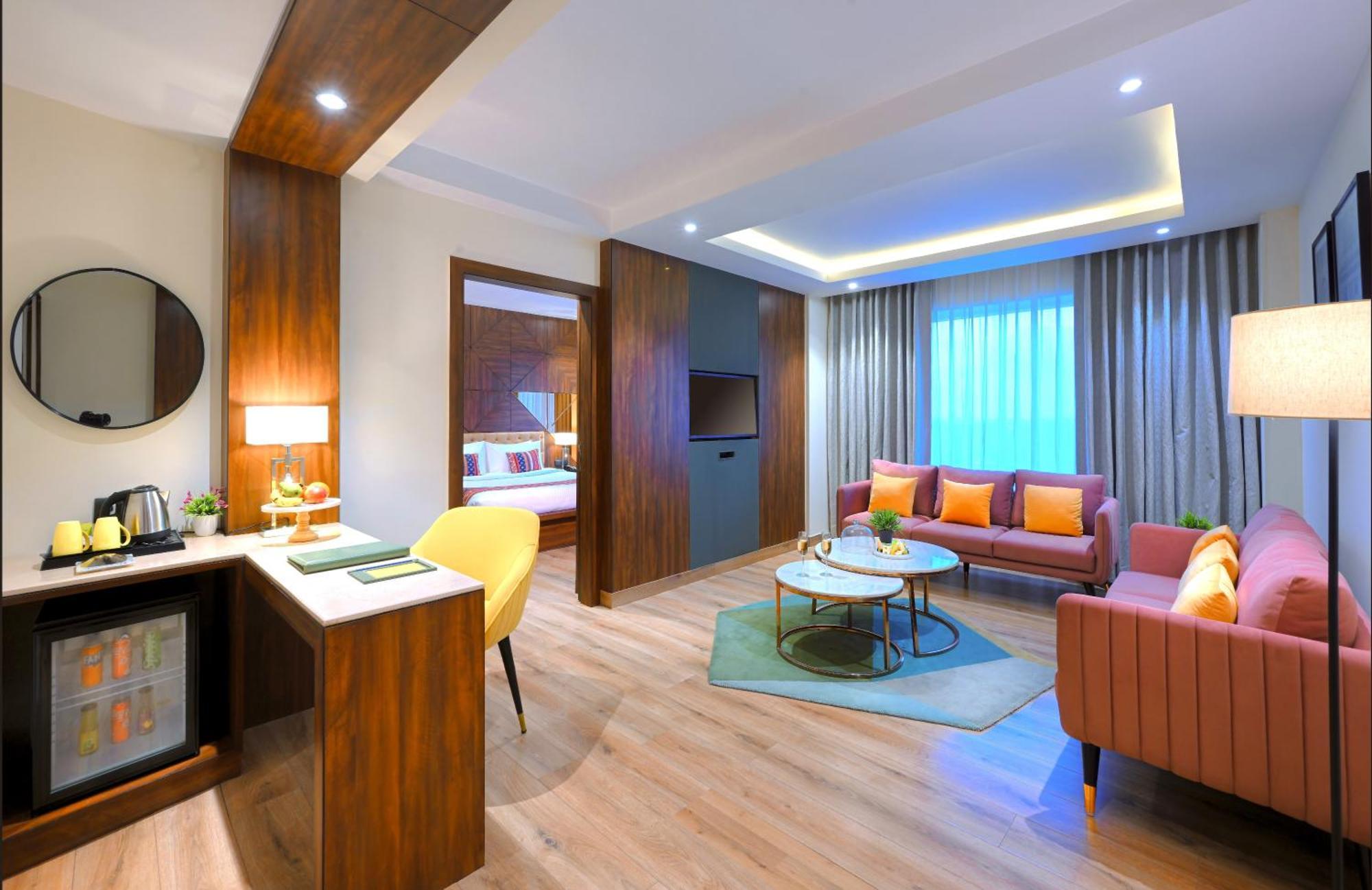 Golden Tulip Agra Hotel Агра Екстериор снимка
