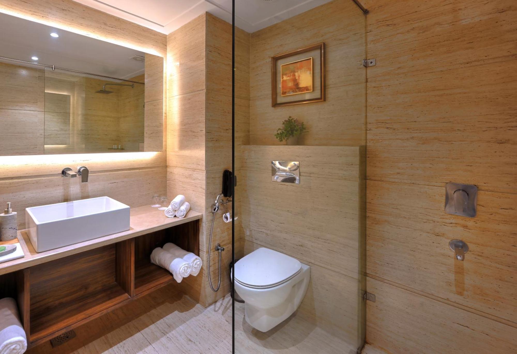 Golden Tulip Agra Hotel Агра Екстериор снимка